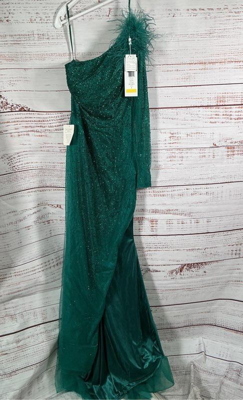 NWT Women's Colors Green One Shoulder Gown with mesh and beading Size 6