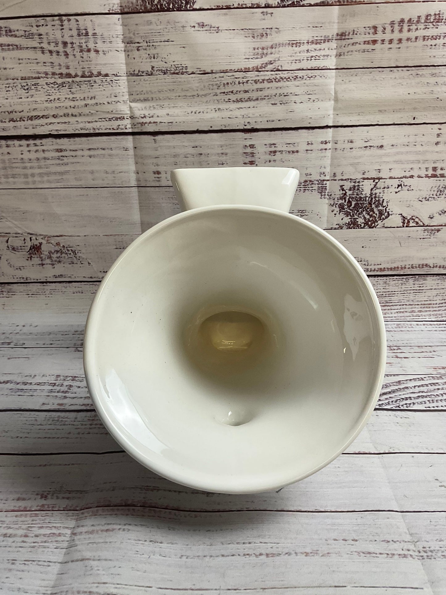 Hudson Grace Ceramic Horn Decorative Vase
