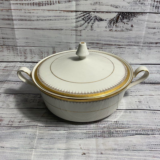 VTG. 1972 Noritake Edinburgh 7146 Japanese Porcelain 9" Lidded Soup Tureen