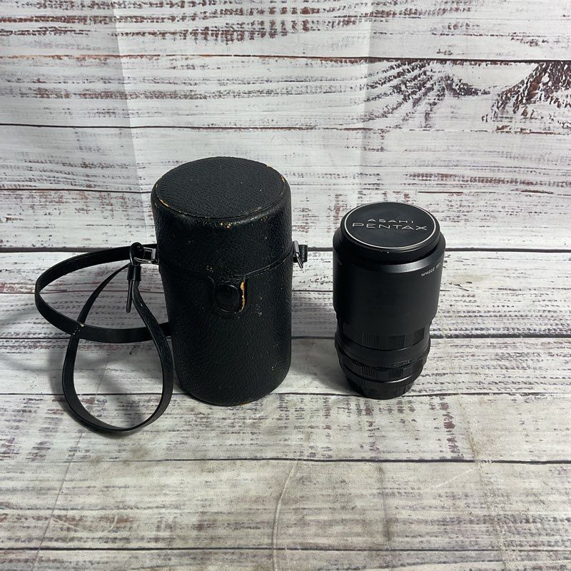 VTG. Asahi PENTAX Super-Multi-Coated Takumar 1:3.5/135 Camera Lens w/ Case