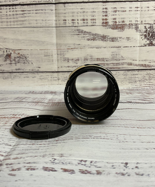 Canon Ultrasonic FL 135mm 1:2.5 Camera with Lens Cover