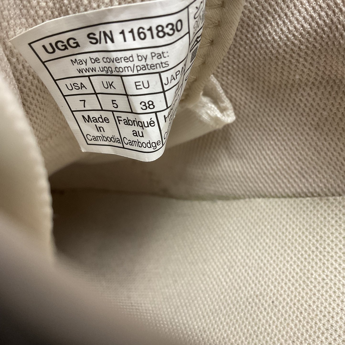 Ugg CapTrail Beige Low Suede Sneaker Shoe Women Size 7