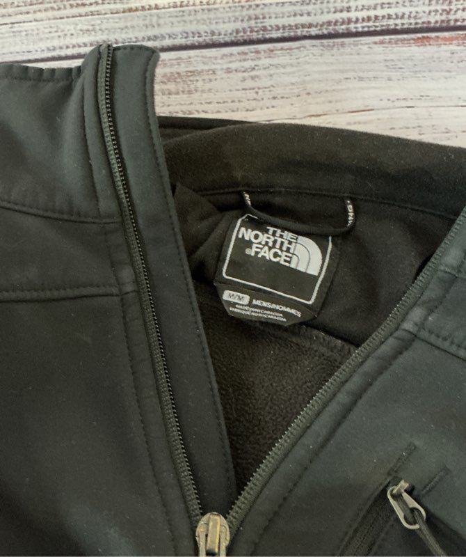 Men's The North Face Black Jacket w/fleece lining Size M