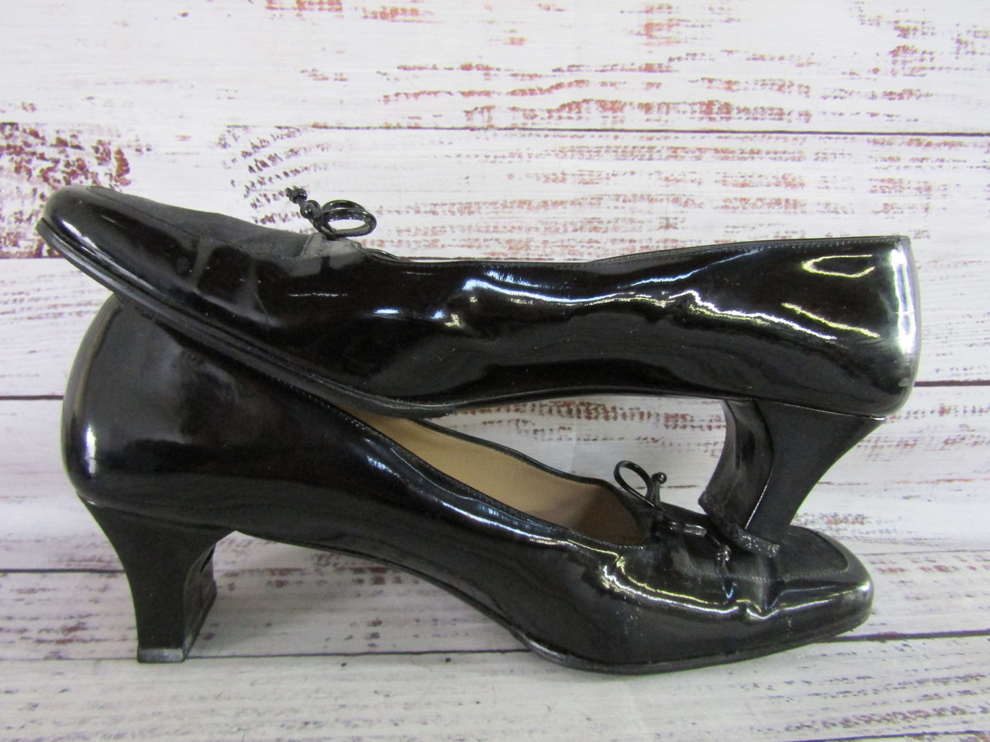 Salvatore Ferragamo Women's Black Leather Pumps Size 9.5 AAA Made in Italy