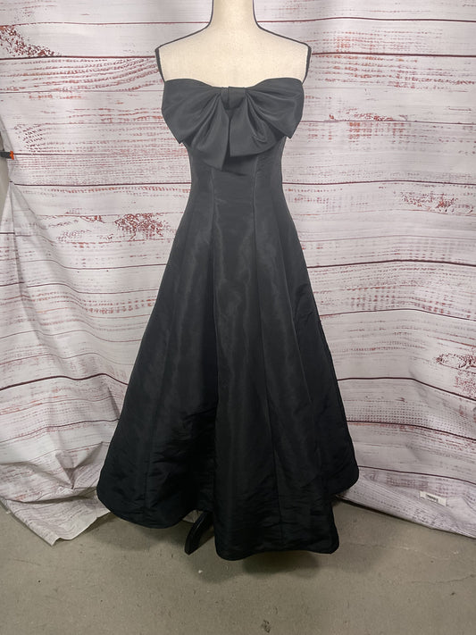 Mac Duggal Black Strapless Bow Gown - Size 0