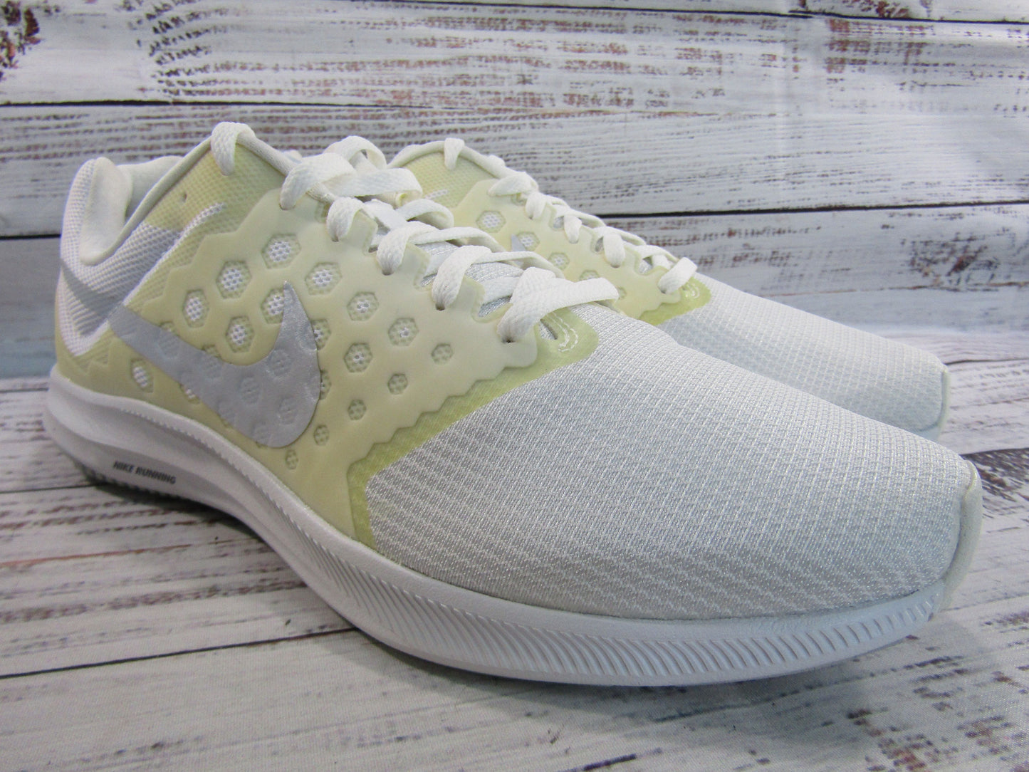 Nike Downshifter 7 Women's White Low Top Sneakers Size 11 852466-100