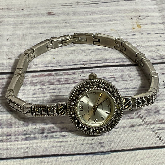 VTG. GLORIA VANDERBILT Silver Tone Marcasite 7.25" Linked Band Watch