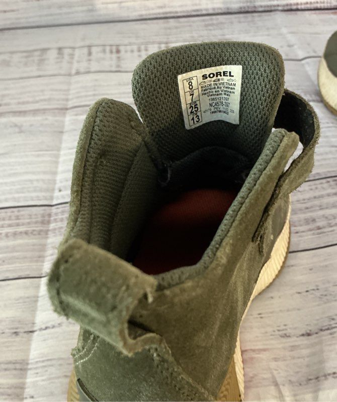 Kid's Boys Sorel Classic Waterproof Olive Green Sneaker Size 8