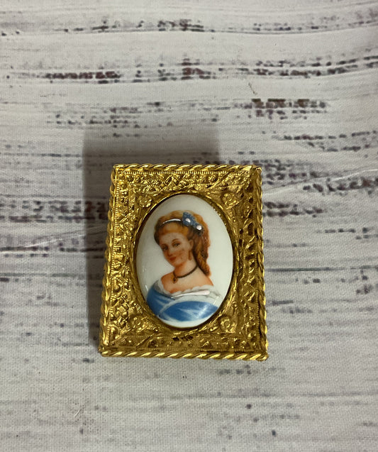 Hattie Carnegie Gold Tone Vintage Frame Brooch Hand painted Portrait AS IS