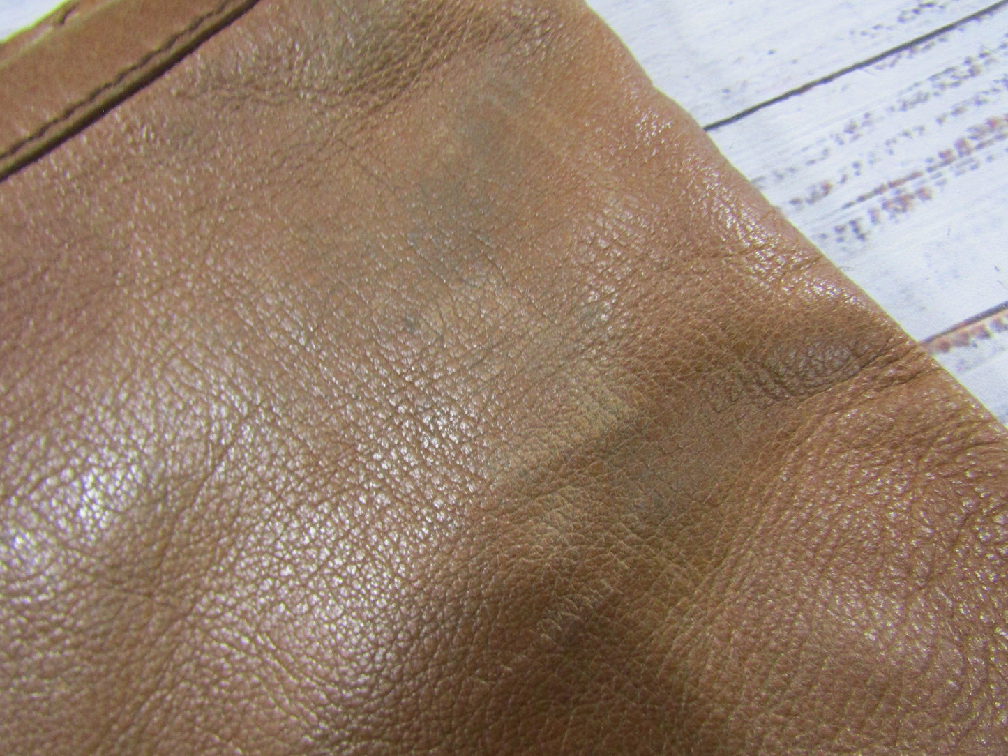 Isabella Fiore Women's Distressed Brown Leather Crossbody Shoulder Bag