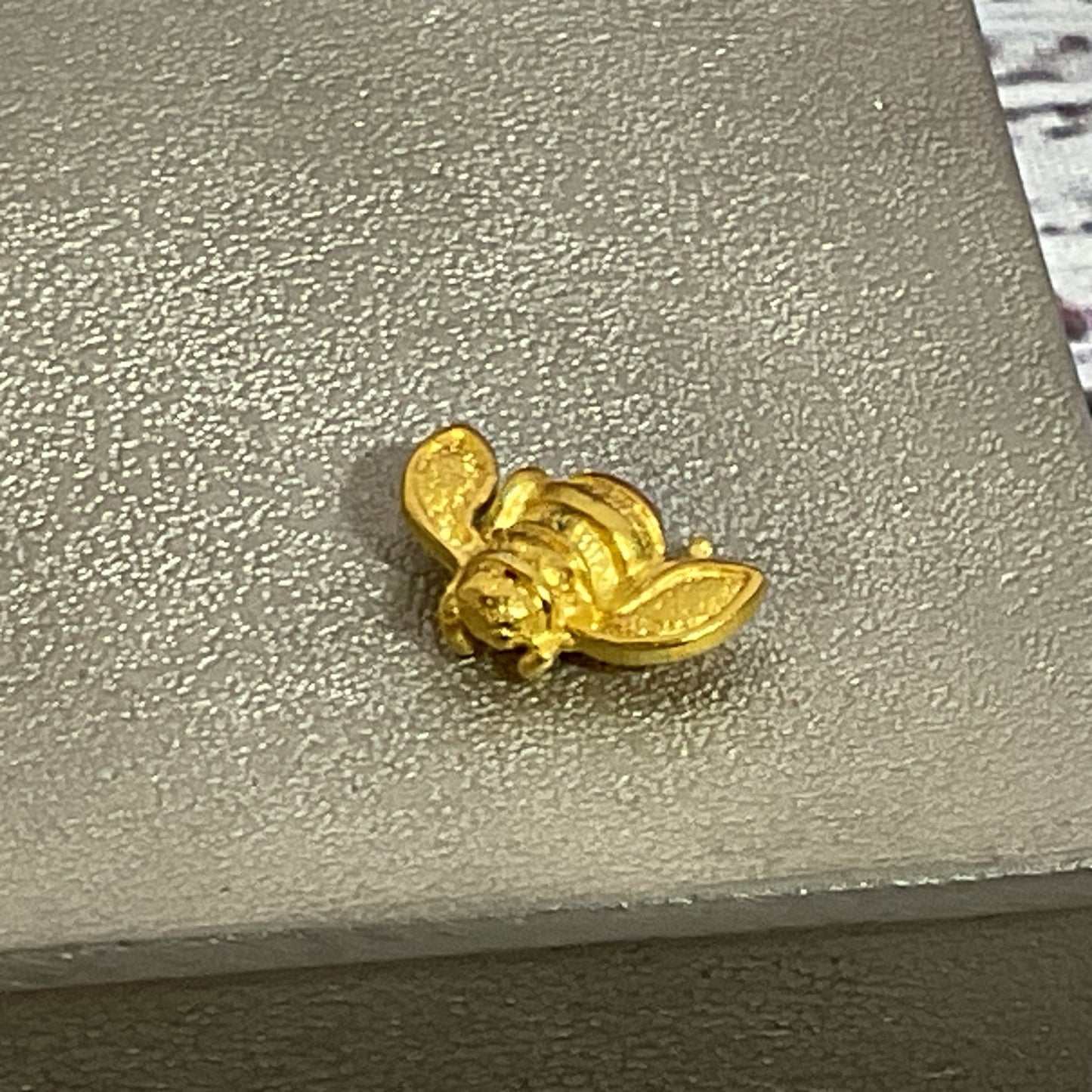 VTG. VILMAIN Gold Tone Bee Pewter Trinket Box- 2.25"