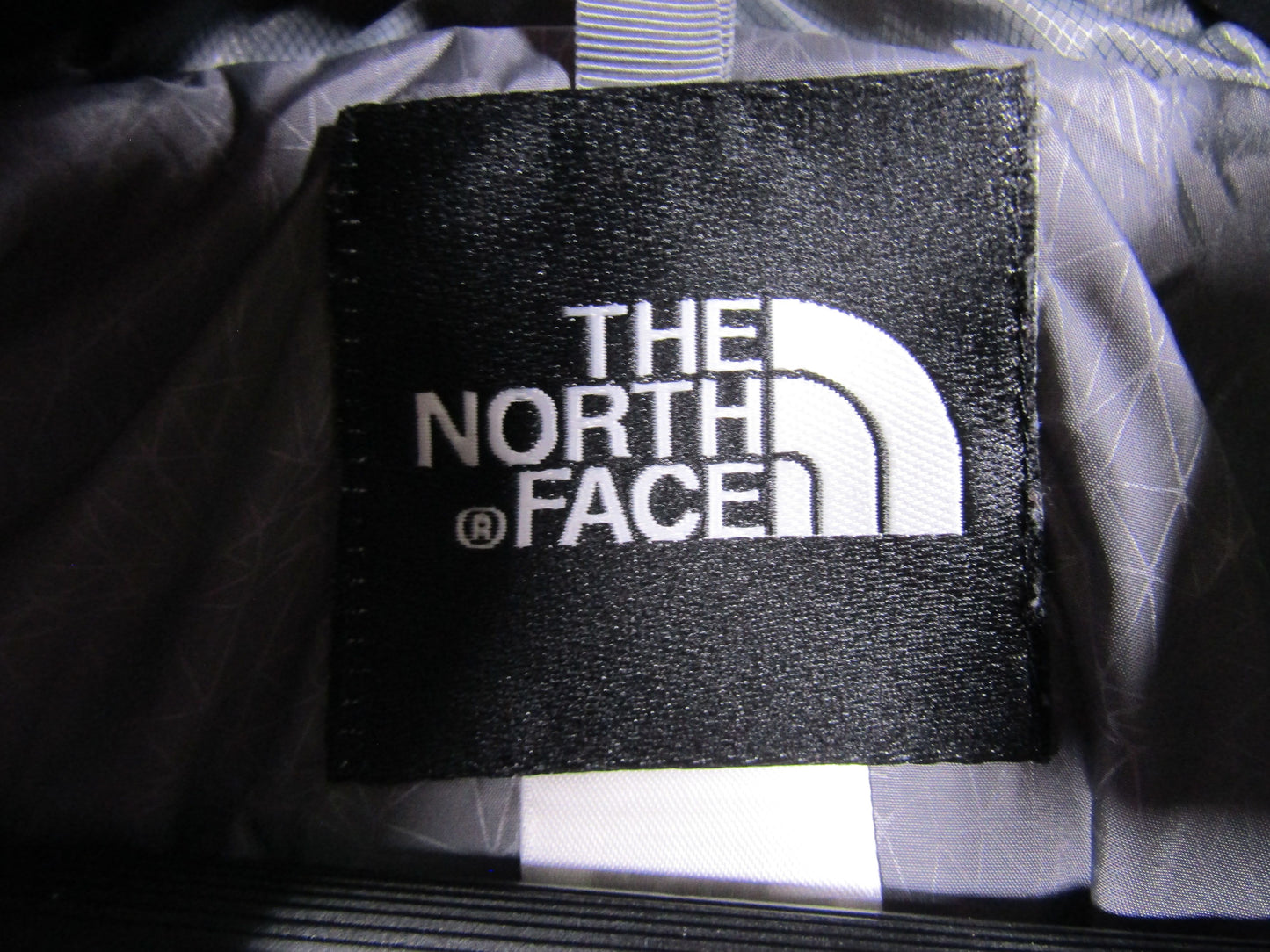 The North Face HyVent Boy's Red Ski Winter Jacket Size XL