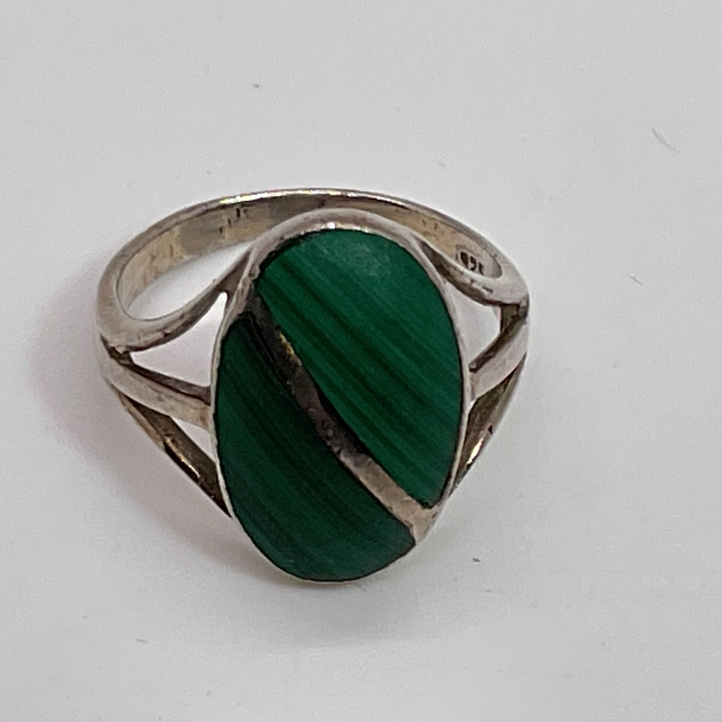Sterling Silver & Oval Malachite Caged SZ 6.25 Ring- 3.71g
