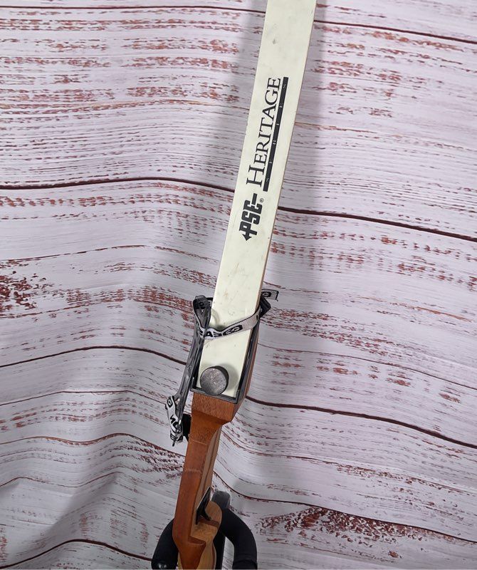 PSE Archery Heritage Series Razorback Bow & Arrows