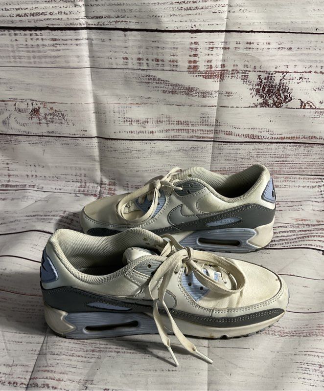 FB8570-100 Women's Nike AIR MAX 90 'WHITE WOLF GRAY PHOTON DUST' Size 8