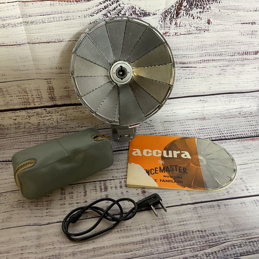 VTG. ACCURA Bouncemaster Fanflash Camera Flash with Case