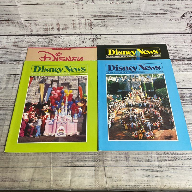 Lot Of 4 Vintage 1985 Disney News Magazine Theme Park Collectibles