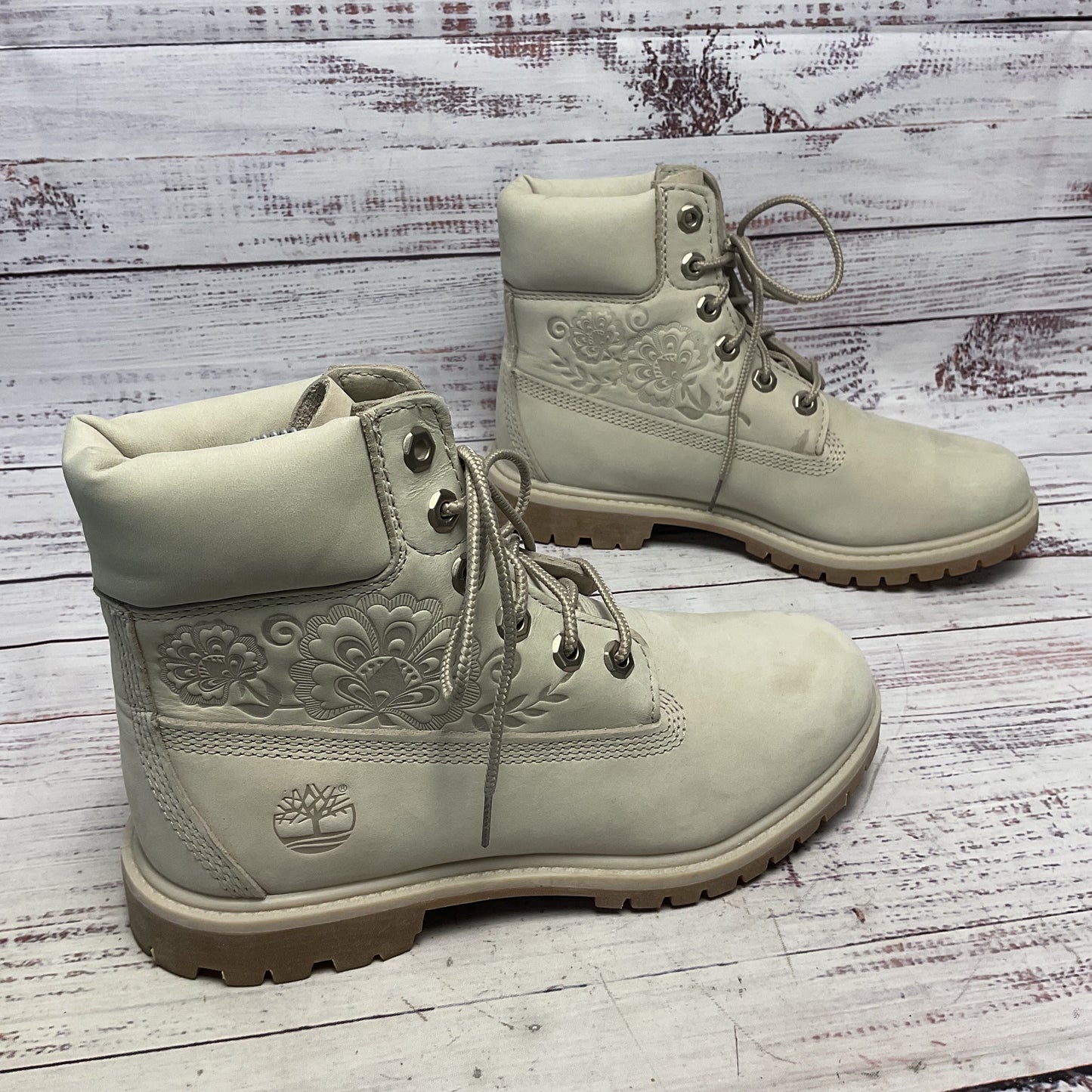 Timberland White Work Boot Embossed Flower Design Women Size 7.5