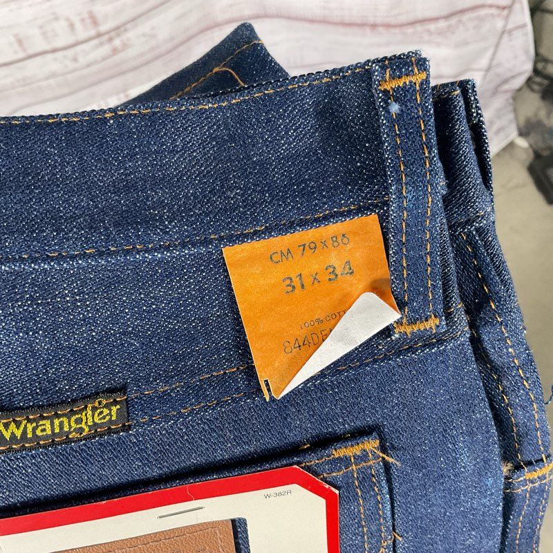 Vintage 80s Deadstock Wrangler Middleweight 12.25 oz Straight Leg Jeans 31x34