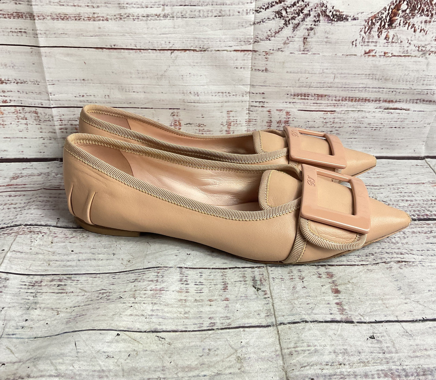 Roger Vivier Gommettine Leather Buckle Ballerina Flats Beige 35.5