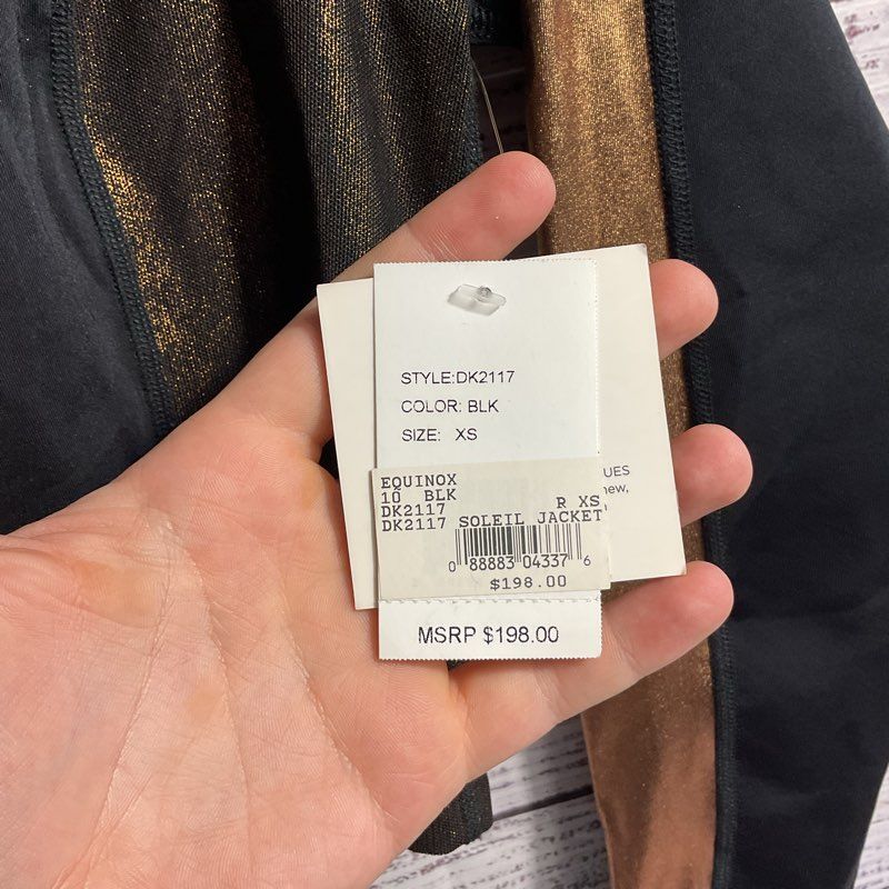 NWT Beyond Yoga Black/Gold Metallic Luxe Foil LMTD Edition Cropped Jacket sz XS