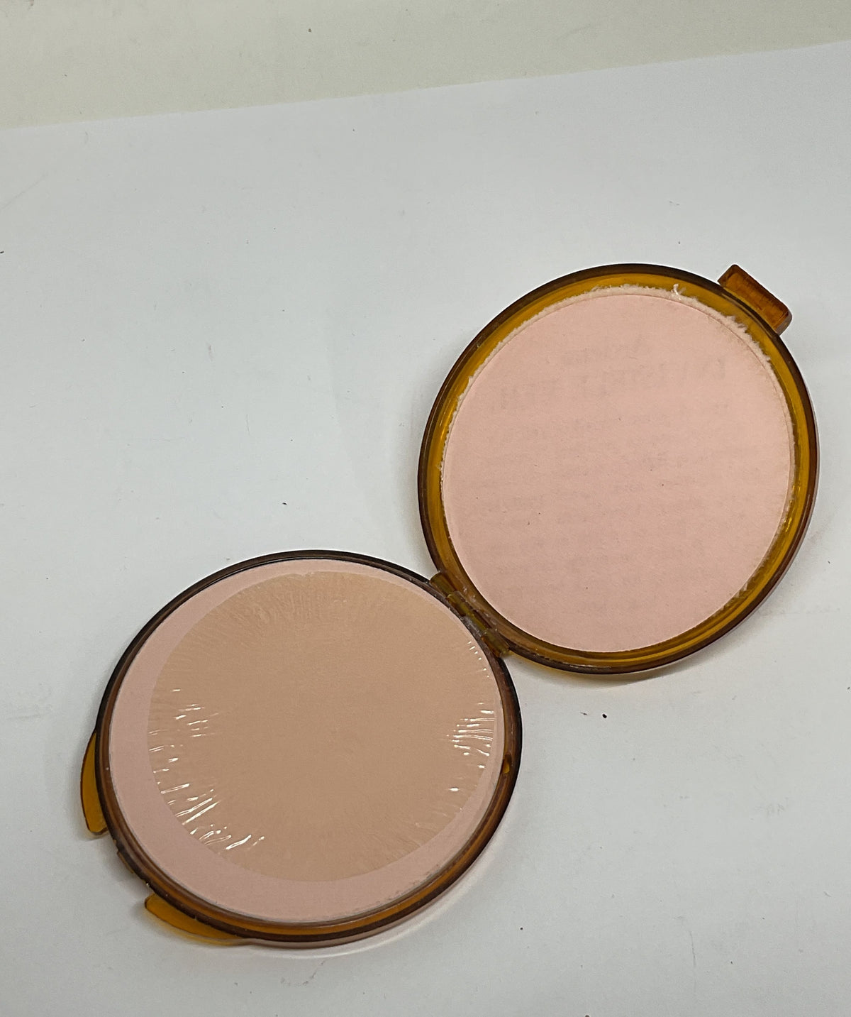 Vintage Elizabeth Arden Invisible Veil Pressed Power