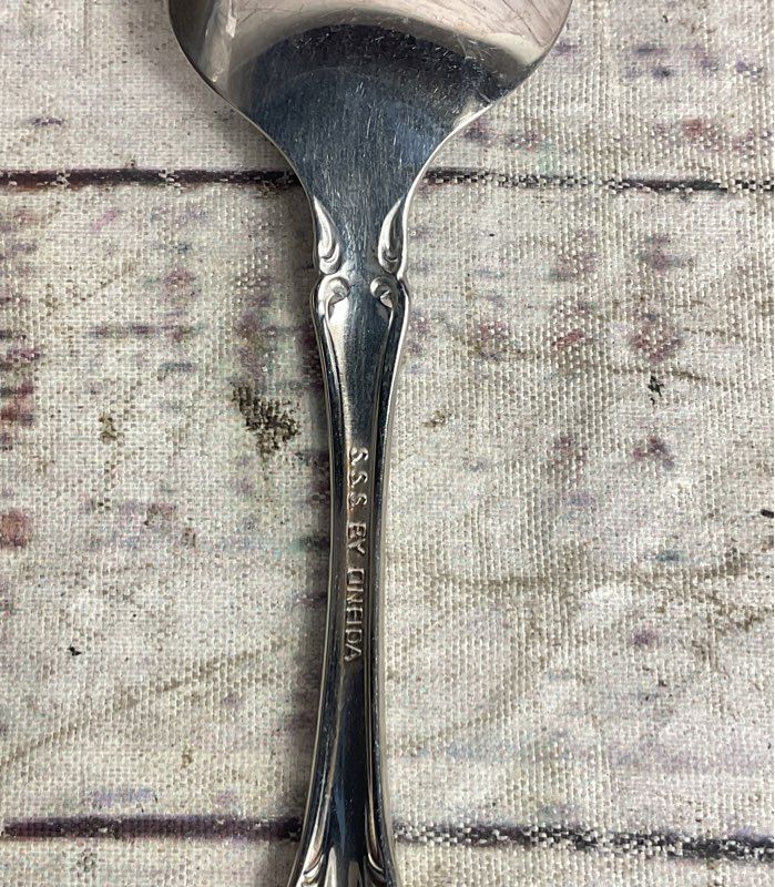 Onedia Vintage Set of 8 Renoir Pembrooke Small Spoons Stainless Steel