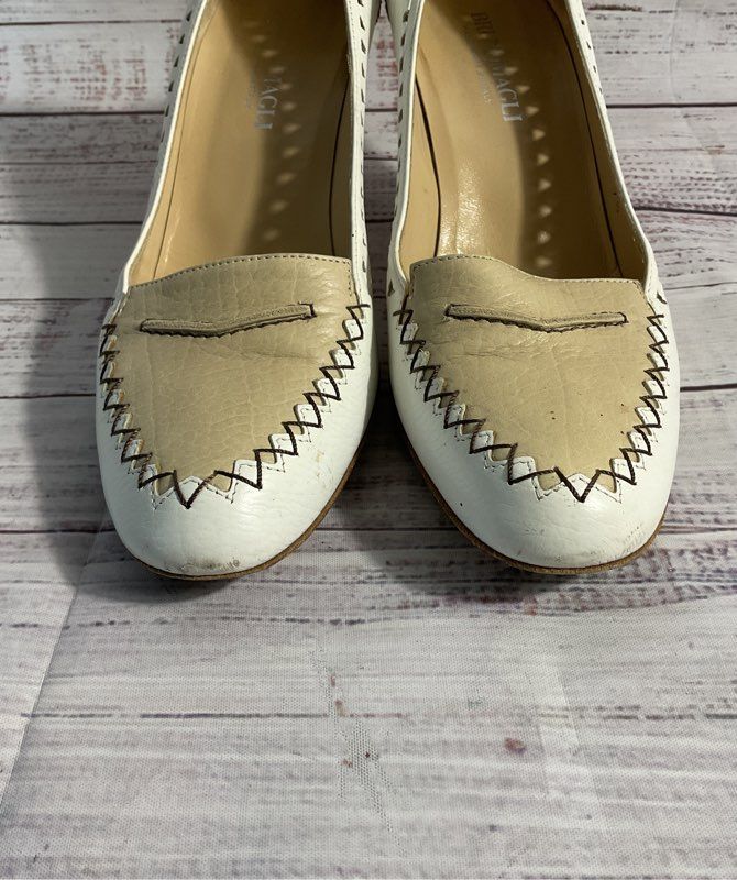 Bruno Magli Women's Tan & White Leather Kitten Heels Size 7.5 B Made in Italy
