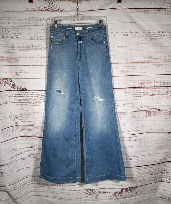Women's Closed Made in Italy Glow Up Light Blue Flared Jeans Size 28 Retail $355