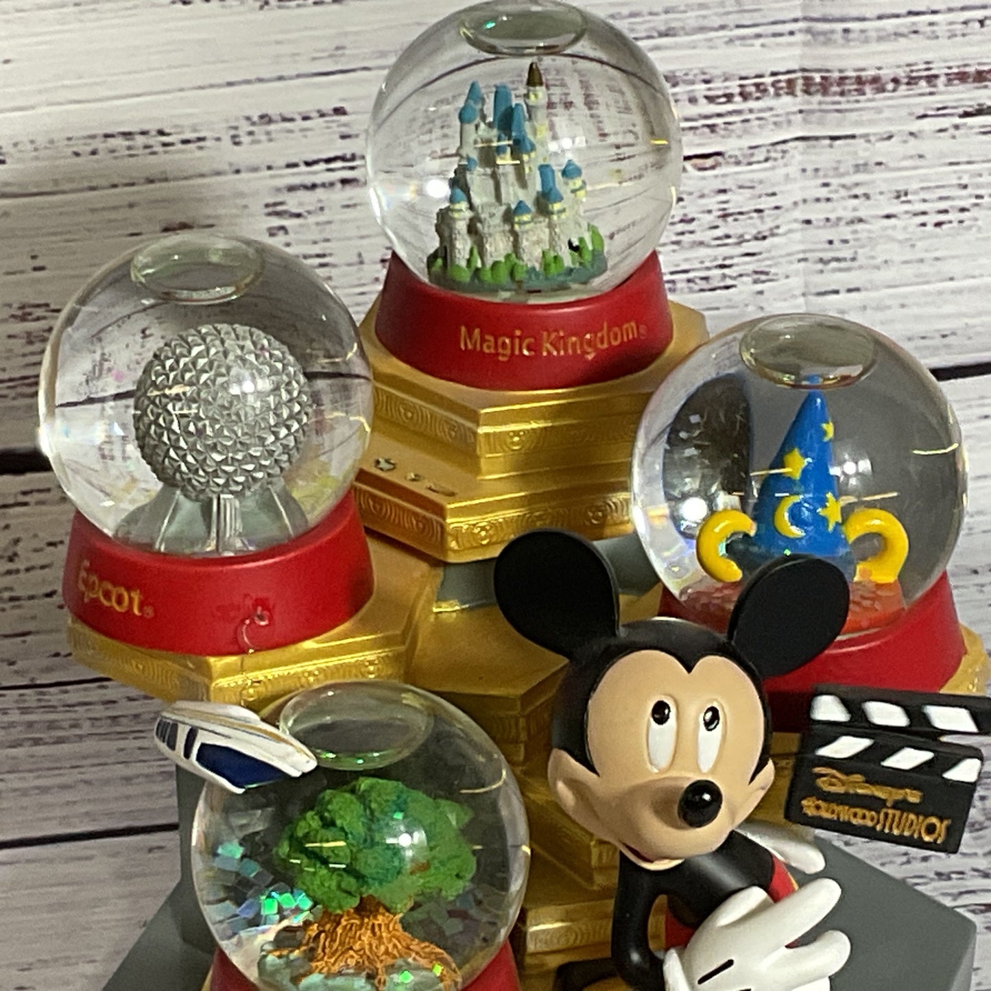VTG DISNEY WORLD Disney Parks Mickey Mouse 4 Parks One World Musical Snow Globe