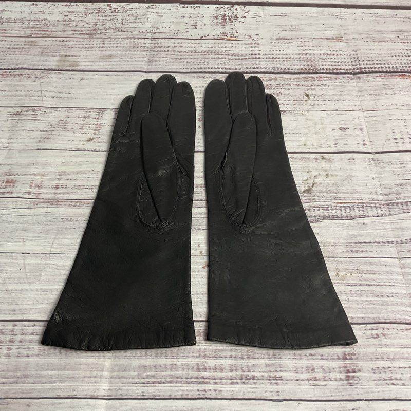 VTG. Bergdorf Goodman Black Leather Silk Lined Mid-Arm Gloves - Size 6.5
