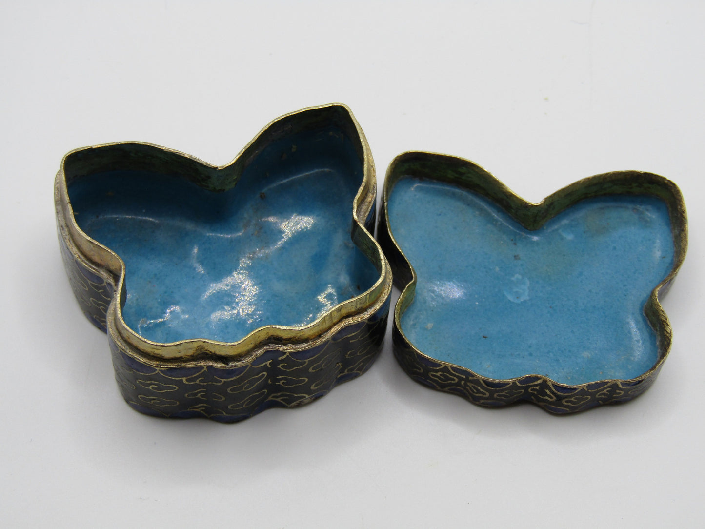 Vintage Handcrafted Cloisonne Enamel Butterfly Motif Pill Box