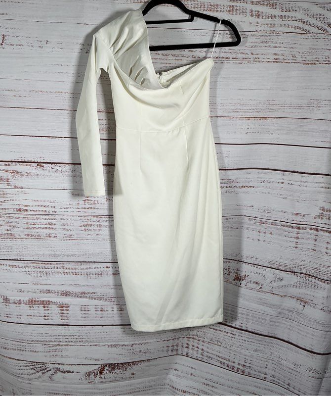 NWT Women's Bianca and Bridget White One Shoulder Dress Size 6 Retail $350