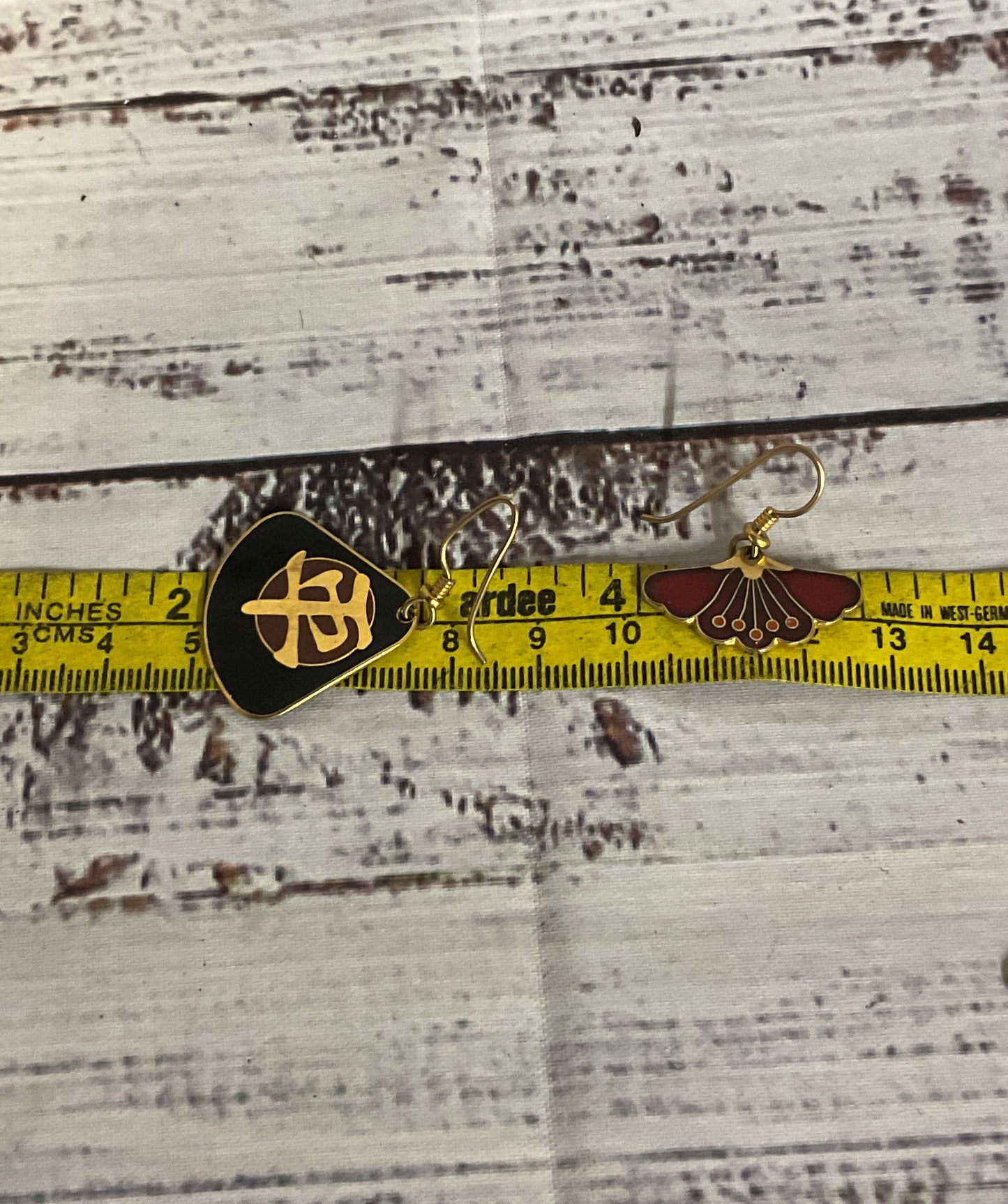 Lot 2 Signed Laurel Burch Gold Tone Vintage Enameled Drop Earrings