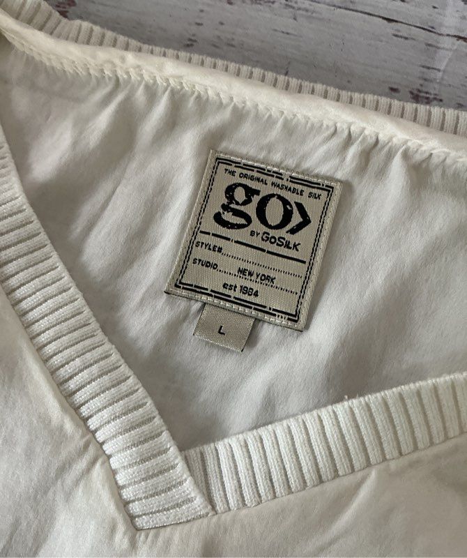 Women's Go Silk Ivory Silk V Top Size L Retail $358
