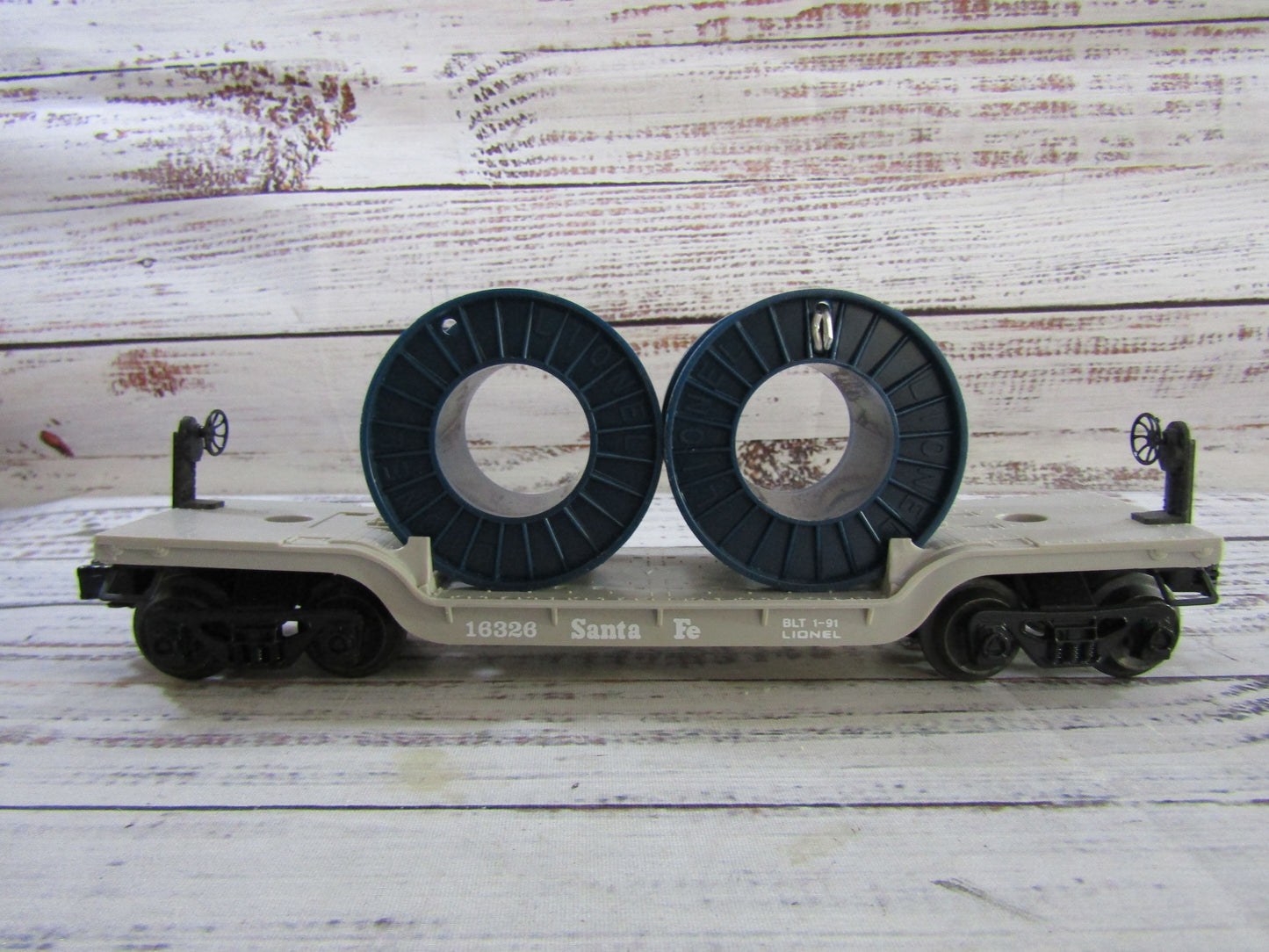 Lionel 16326 Santa Fe Flatcar With Cable Reels