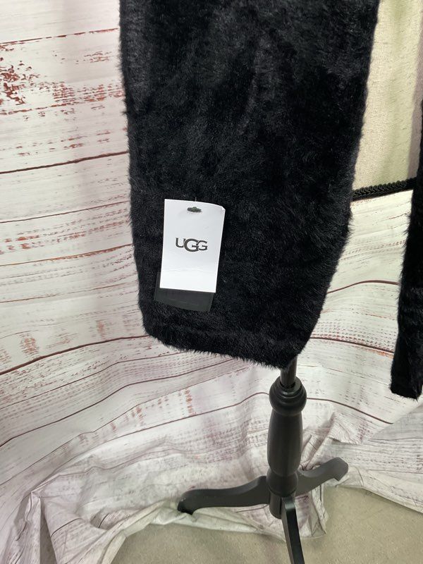 NWT UGG Women's Plush Knit Black Scarf