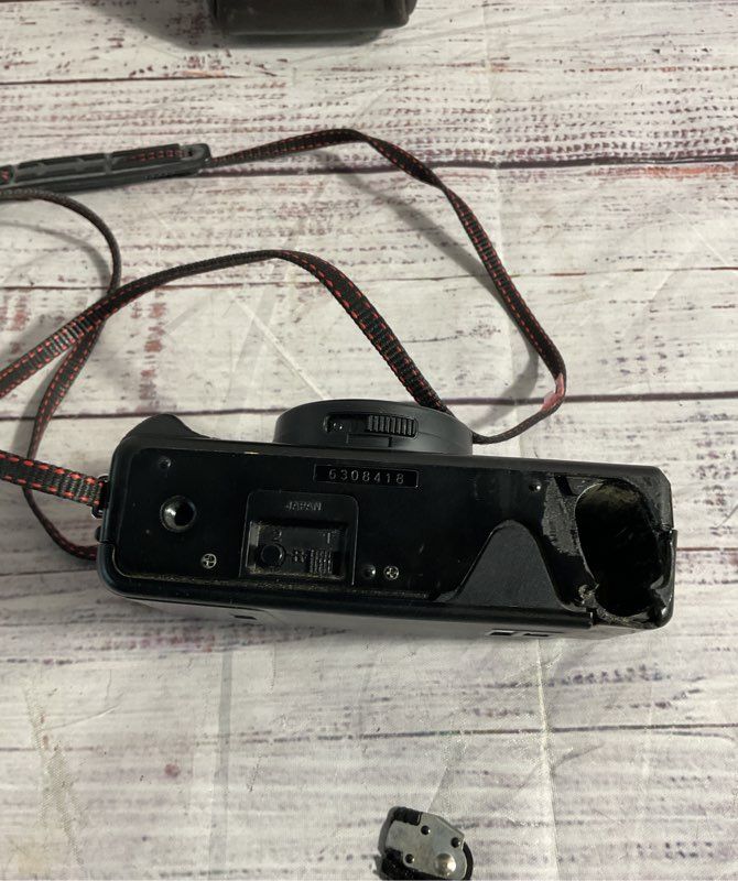 NIKON ONE TOUCH 35mm FILM CAMERA 1:2.8 With Case For Parts