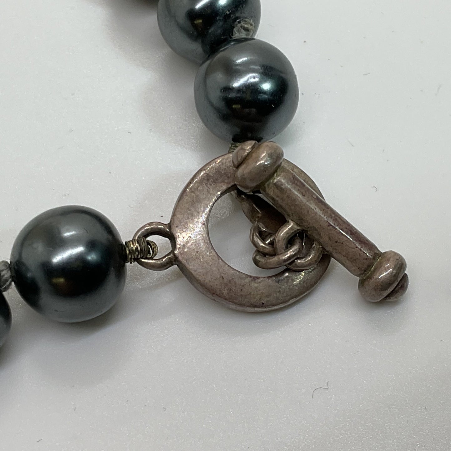 VTG. CAROLEE Sterling Silver Gray Faux Baroque Pearl Beaded Necklace- 17"
