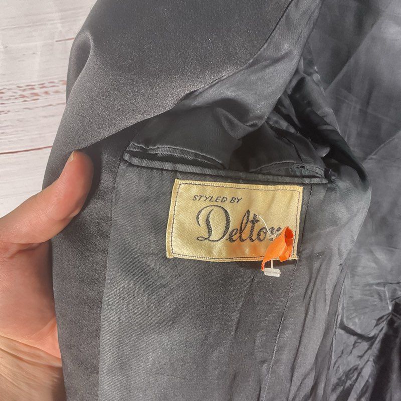 Delton Plum Purple Velvet Peak Lapel Tuxedo Blazer Jacket - Size in Description