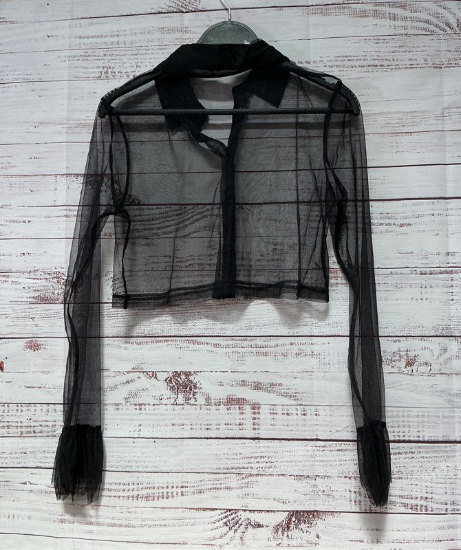 Women's Manning Cartell Black Sheer Cropped Blouse Size 8 Retail $249