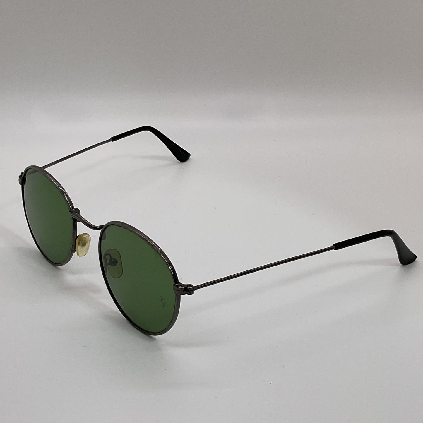 VTG. RAYNOLD BANDIDOS Green Lens Gunmetal Frame Sunglasses (MINOR SCUFF MARKS)