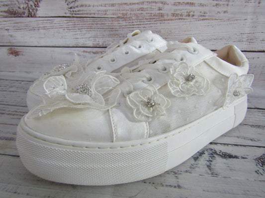 Betsey Johnson Pryce Women's White Floral Sneakers Size 9.5