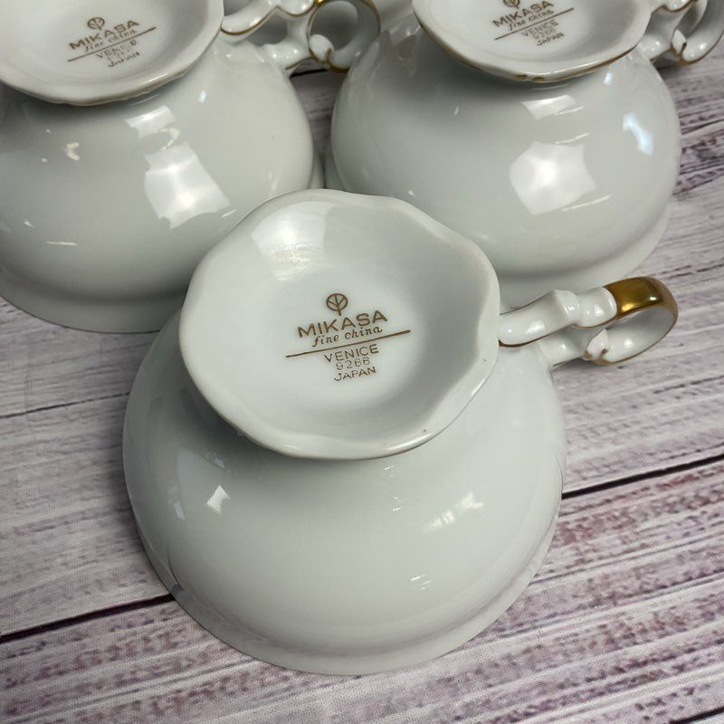 VTG. Mikasa Venice 9266 White & Gold Trim Porcelain Tea Cup Set 8 Pc.