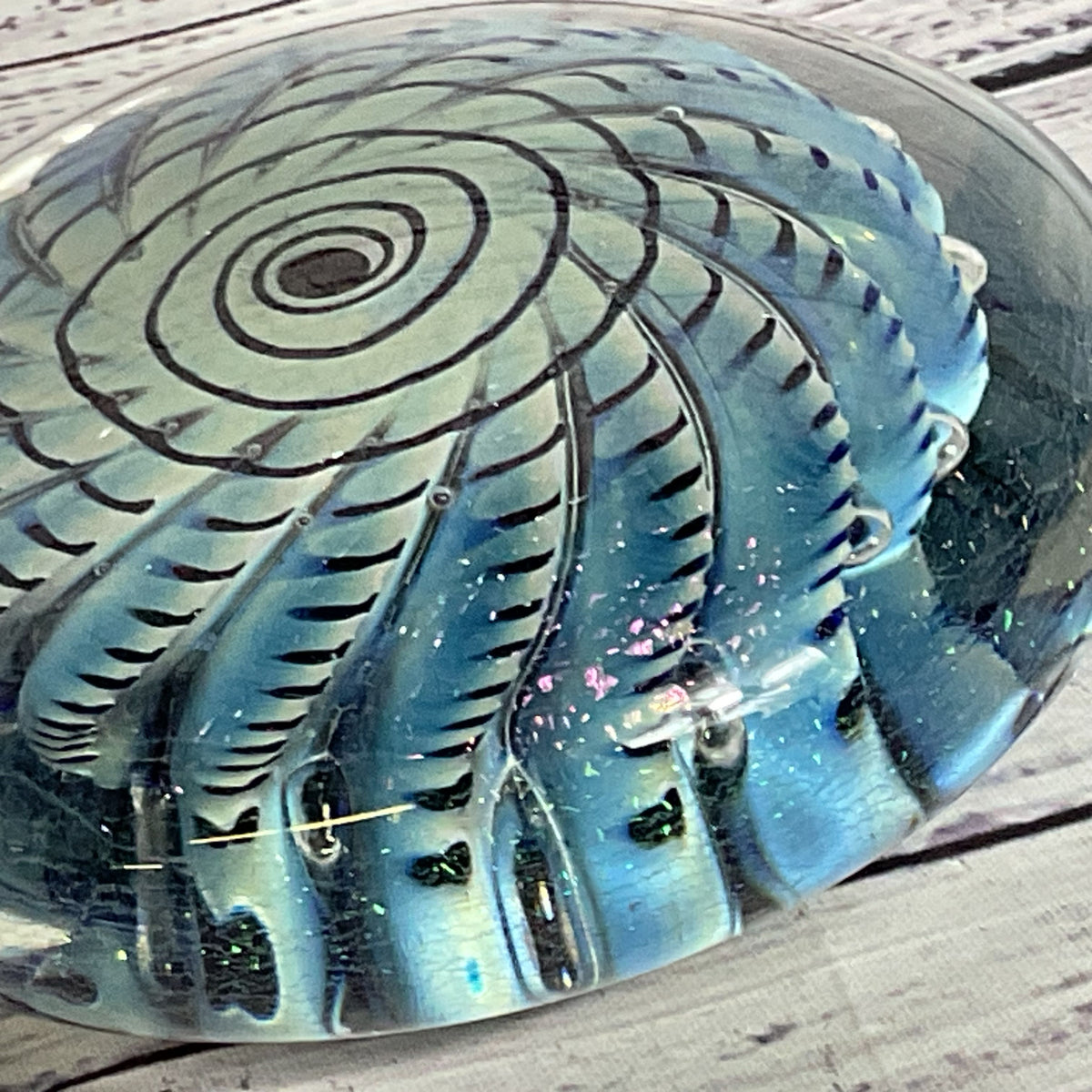 VTG. 1991 ROBERT EICKHOLT Disk Dichroic Iridescent Paperweight- 4.25"