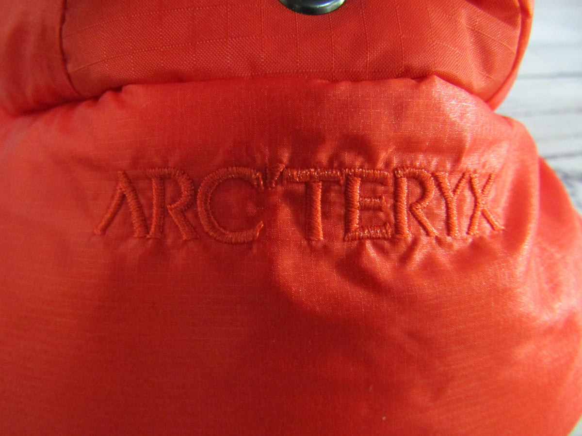 Arc'teryx Ogee Red Insulated Bucket Hat Size L / XL