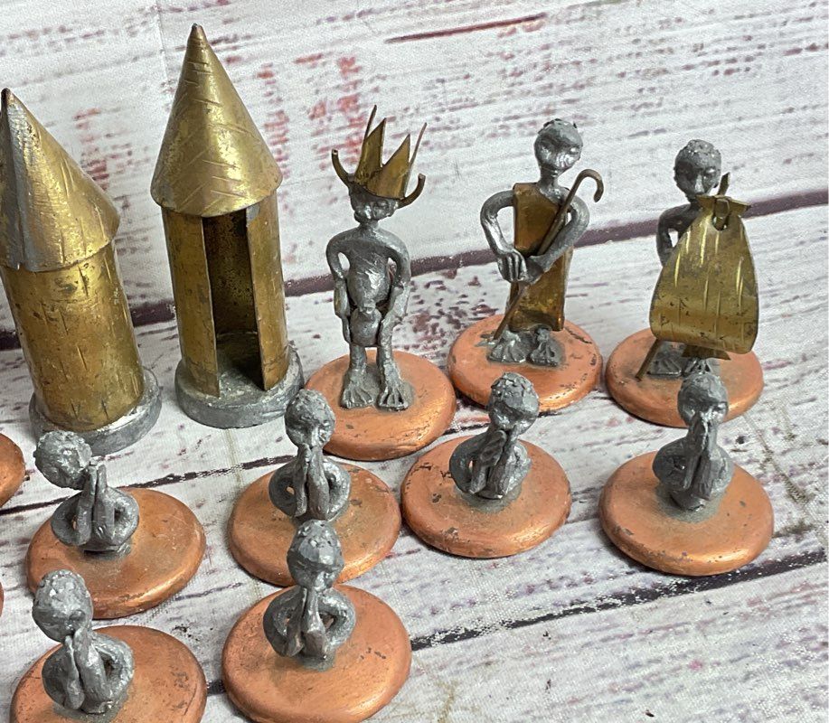 Vintage Handmade Zimbabwe 32 Piece Chess Set Pewter Copper