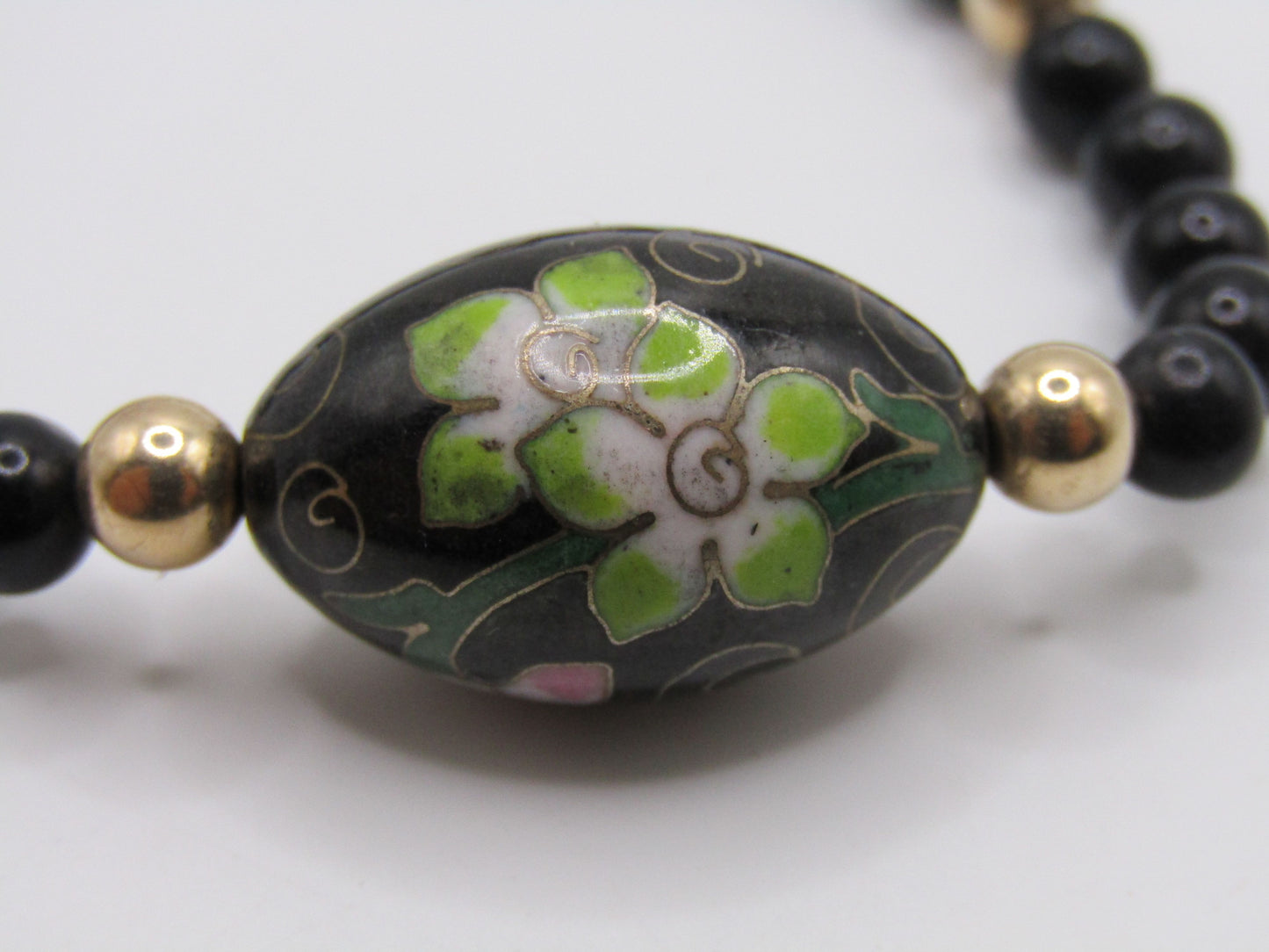 14 1/4" 14k Yellow Gold Beaded Floral Enamel Pendant Necklace