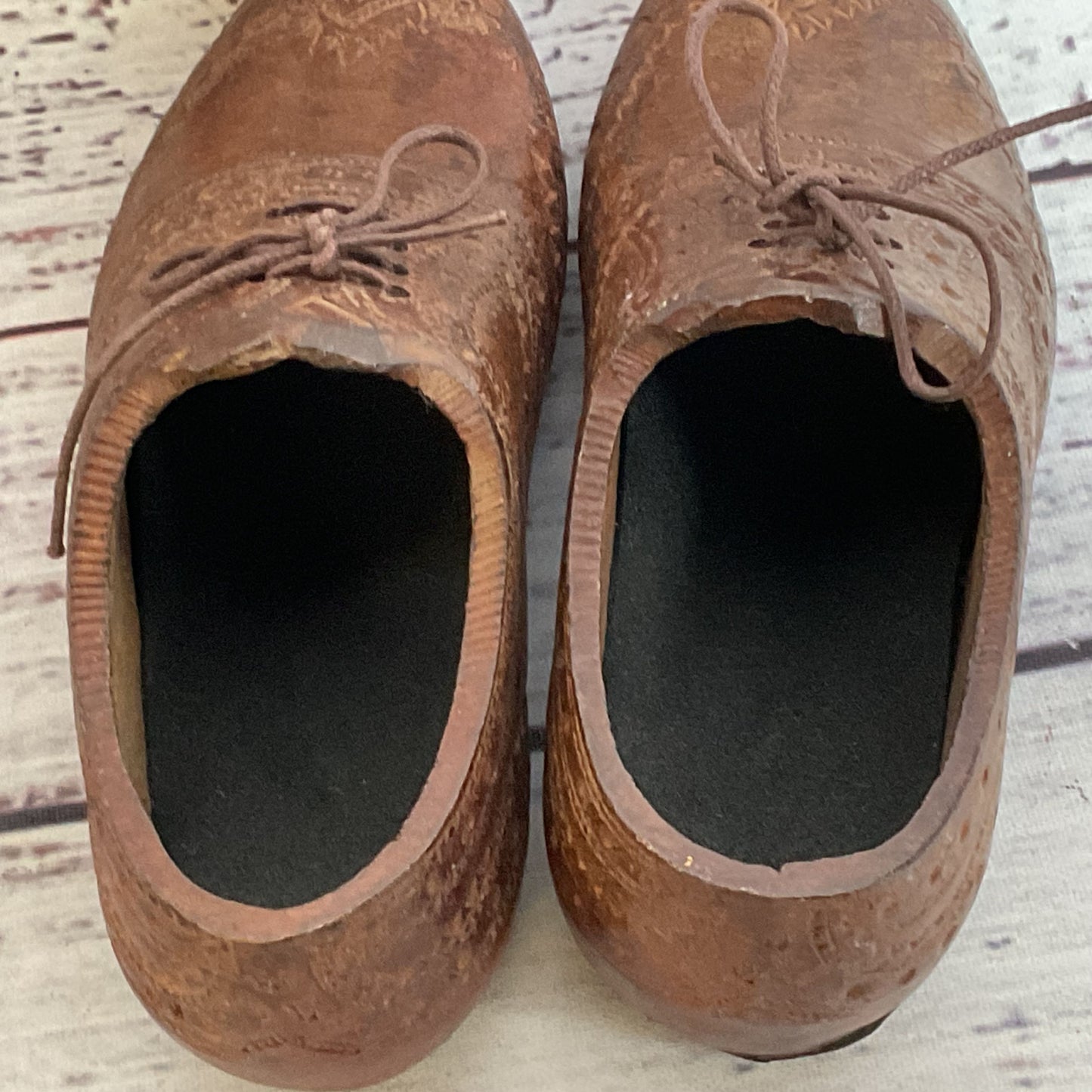 TWO'S COMPANY Brown Wingtip Shoe Figurines- 5.25"