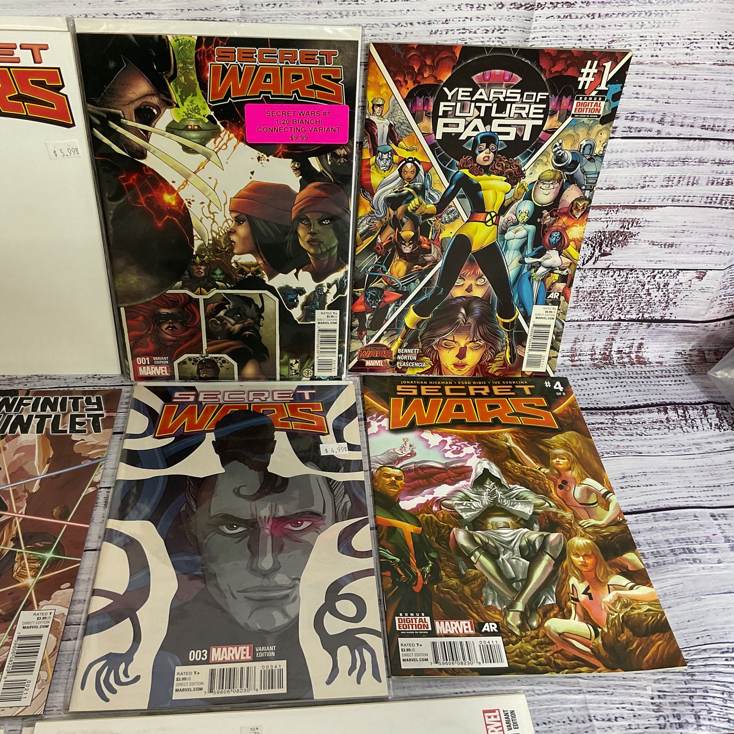 Set of 10 MARVEL Secret Wars Comic Magazines